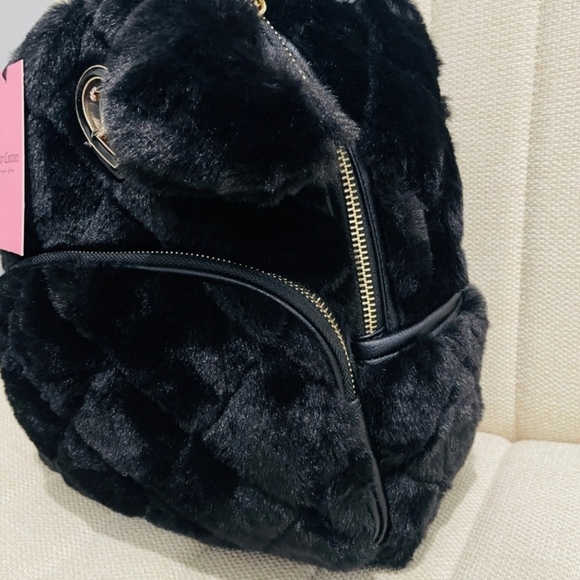 ❎️‼️SALE‼️❎️ 🖤Juicy Couture, let's get cozy black Furry Liquorice Backpack 🖤 - Picture 9 of 10